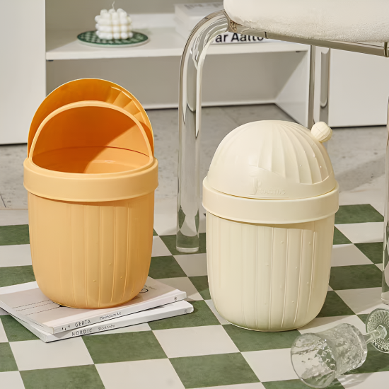 Plastic Trash Can With Lid